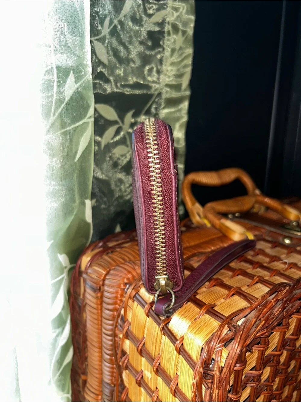 Fossil Jori RFID Zip Clutch Red Wine Leather Wristlet Wallet -GUC-